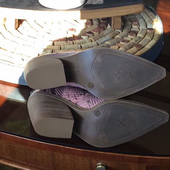 Vince Camuto rosewood snake booties - Picture 4 of 4